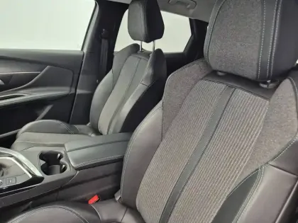 Photo 69 Peugeot 3008  Puretech 130ch S&S BVM6