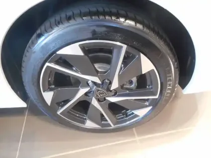 Photo 13 Peugeot 308  PureTech 130ch S&S EAT8