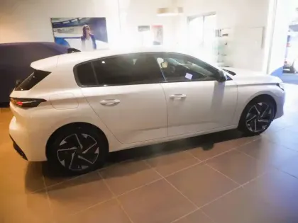 Photo 12 Peugeot 308  PureTech 130ch S&S EAT8