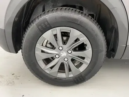 Photo 50 Peugeot 2008  PureTech 130 S&S EAT8