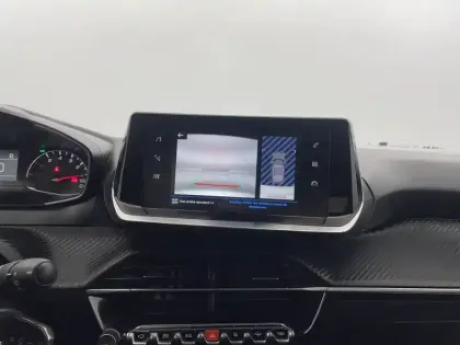 Photo 95 Peugeot 2008  PureTech 130 S&S EAT8