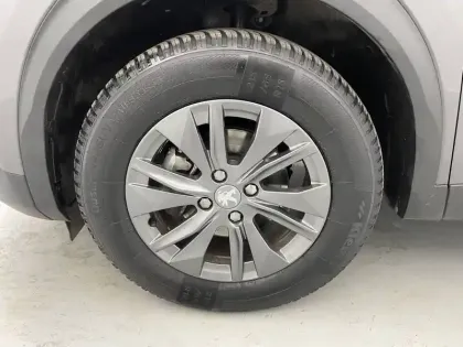 Photo 48 Peugeot 2008  PureTech 130 S&S EAT8