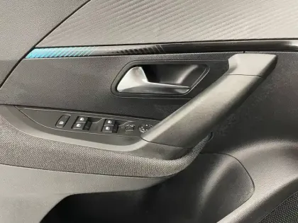 Photo 59 Peugeot 2008  PureTech 130 S&S EAT8