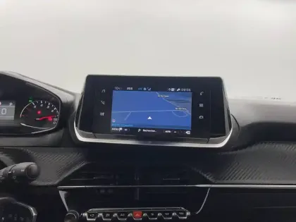 Photo 51 Peugeot 2008  PureTech 130 S&S EAT8