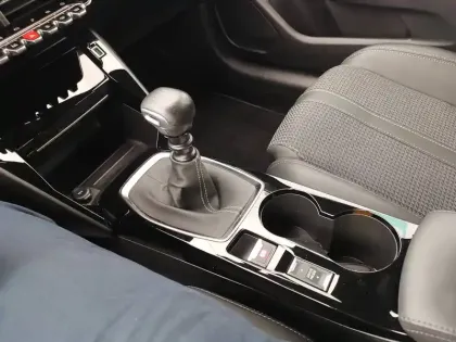 Photo 12 Peugeot 208 Gén. II Ph1 GT Line 5