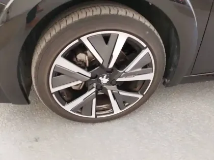 Photo 10 Peugeot 208 Gén. II Ph1 GT Line 5