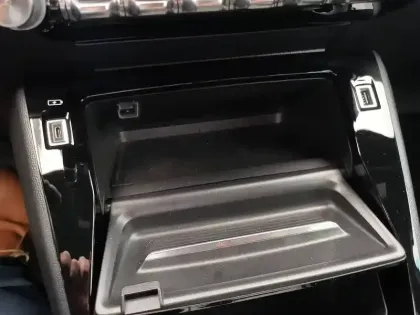 Photo 13 Peugeot 208 Gén. II Ph1 GT Line 5