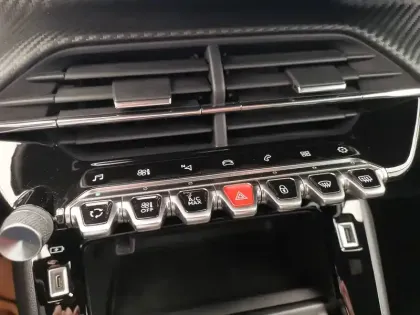 Photo 14 Peugeot 208 Gén. II Ph1 GT Line 5