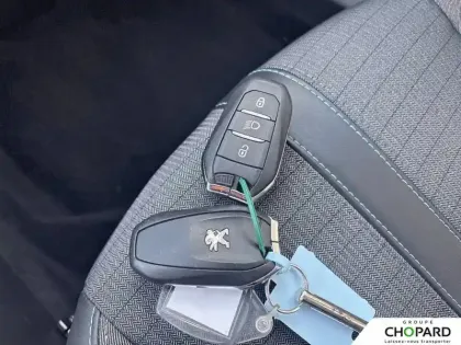 Photo 51 Peugeot 2008  PureTech 130 S&S BVM6