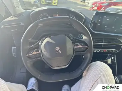 Photo 54 Peugeot 2008  PureTech 130 S&S BVM6