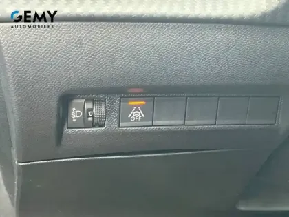 Photo 80 Peugeot 208  BlueHDi 100 S&S BVM6