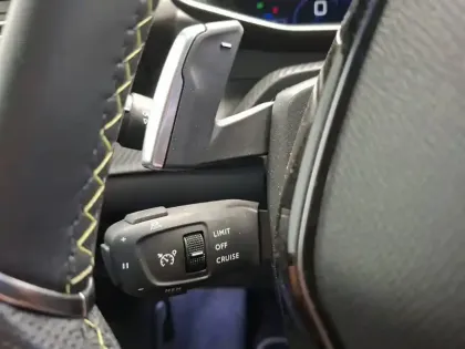 Photo 16 Peugeot 208  Hybrid 110 e-DCS6