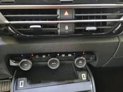 Photo 24 Citroën C4 Gén. III Ph1 Feel Pack 5