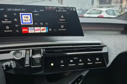 Photo 41 Peugeot 5008  Hybrid 145 ch e-DCS6