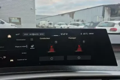Photo 72 Peugeot 5008  Hybrid 145 ch e-DCS6