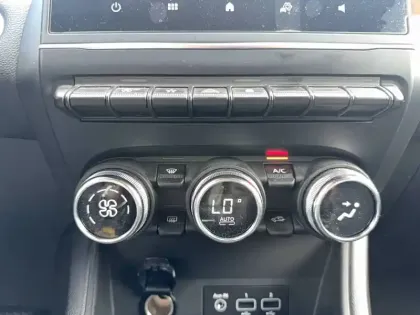 Photo 40 Renault Captur  mild hybrid 160 EDC