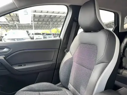 Photo 49 Renault Captur  mild hybrid 160 EDC