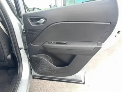 Photo 24 Renault Captur  mild hybrid 160 EDC