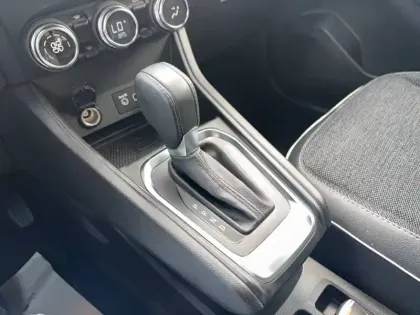 Photo 42 Renault Captur  mild hybrid 160 EDC