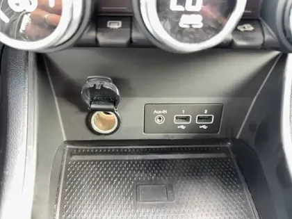 Photo 41 Renault Captur  mild hybrid 160 EDC