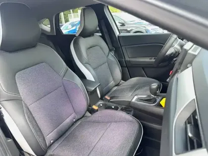 Photo 11 Renault Captur  mild hybrid 160 EDC