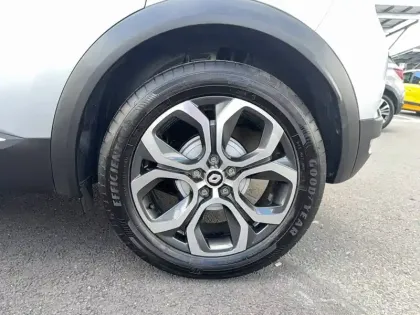 Photo 14 Renault Captur  mild hybrid 160 EDC