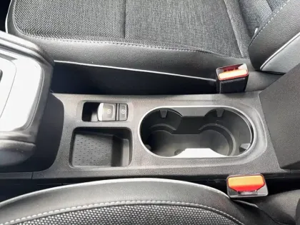 Photo 43 Renault Captur  mild hybrid 160 EDC