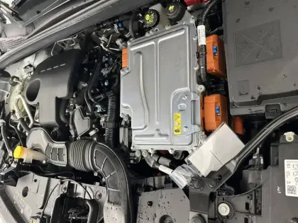 Photo 35 Renault Captur  E-Tech hybride 145