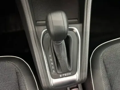 Photo 21 Renault Captur  E-Tech hybride 145