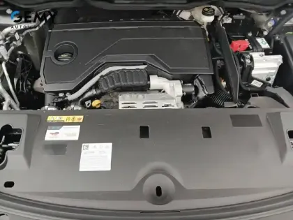 Photo 11 Peugeot 3008  Hybrid 136 e-DCS6