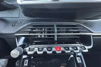 Photo 21 Peugeot 2008 Gén. II Ph2 GT 5