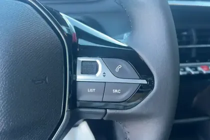 Photo 16 Peugeot 208  Hybrid 110 ch e-DCS6