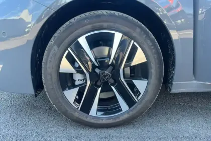 Photo 11 Peugeot 208  Hybrid 110 ch e-DCS6