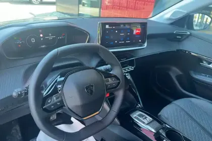 Photo 12 Peugeot 208  Hybrid 110 ch e-DCS6