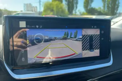 Photo 18 Peugeot 208  Electrique 50 kWh 136ch