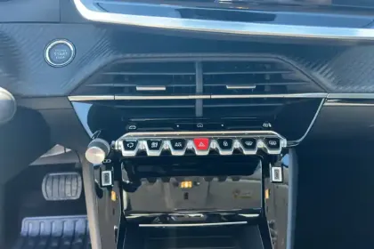 Photo 15 Peugeot 208  Electrique 50 kWh 136ch