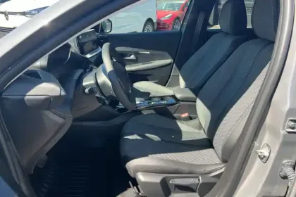 Photo 9 Peugeot 208  Electrique 50 kWh 136ch