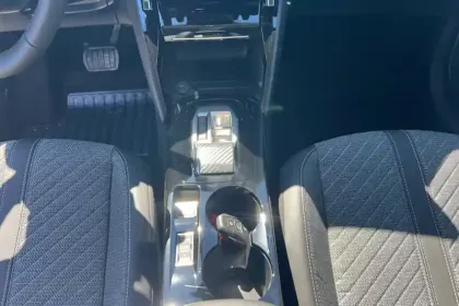 Photo 13 Peugeot 208  Electrique 50 kWh 136ch