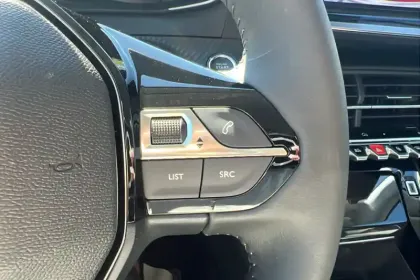 Photo 19 Peugeot 208  Electrique 50 kWh 136ch