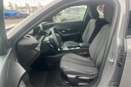 Photo 9 Peugeot 2008  Hybrid 145 e-DCS6