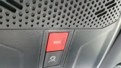 Photo 18 Peugeot 2008  Hybrid 145 e-DCS6