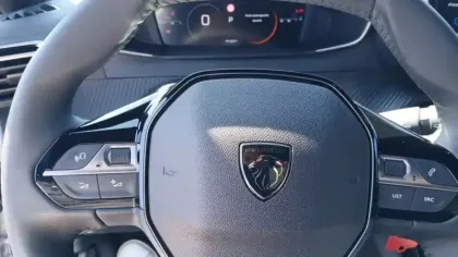 Photo 14 Peugeot 2008  Hybrid 145 e-DCS6