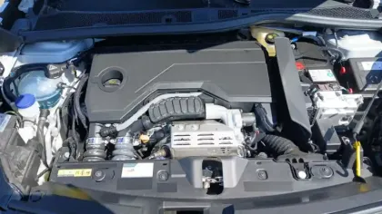 Photo 12 Peugeot 2008  Hybrid 145 e-DCS6