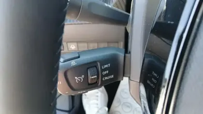 Photo 16 Peugeot 2008  Hybrid 145 e-DCS6