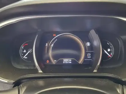 Photo 32 Renault Megane Mégane IV Estate TCe 140 FAP