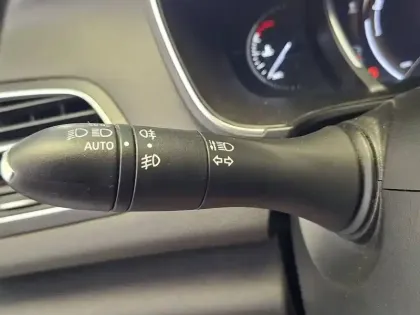 Photo 40 Renault Megane Mégane IV Estate TCe 140 FAP