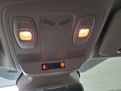 Photo 41 Renault Megane Mégane IV Estate TCe 140 FAP