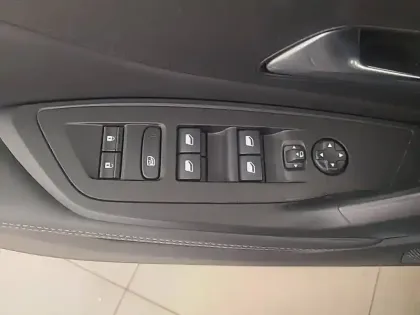 Photo 21 Peugeot 308  SW PureTech 130ch S&S BVM6