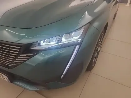 Photo 15 Peugeot 308  SW PureTech 130ch S&S BVM6