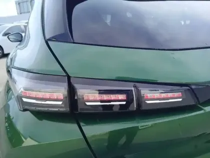 Photo 56 Peugeot 308  PureTech 130ch S&S EAT8